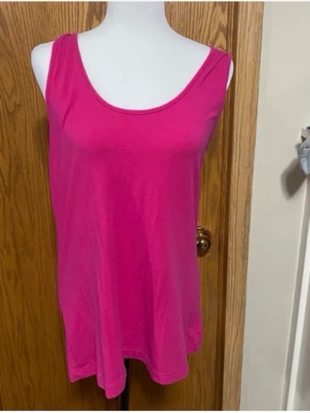 Womens Sleeveless Scoop Neck razor back Tank Top